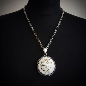 Vintage style White fantasy Agate pendant